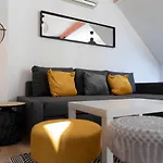Magnifique Triplex Avec Sauna Plein Centre Ville