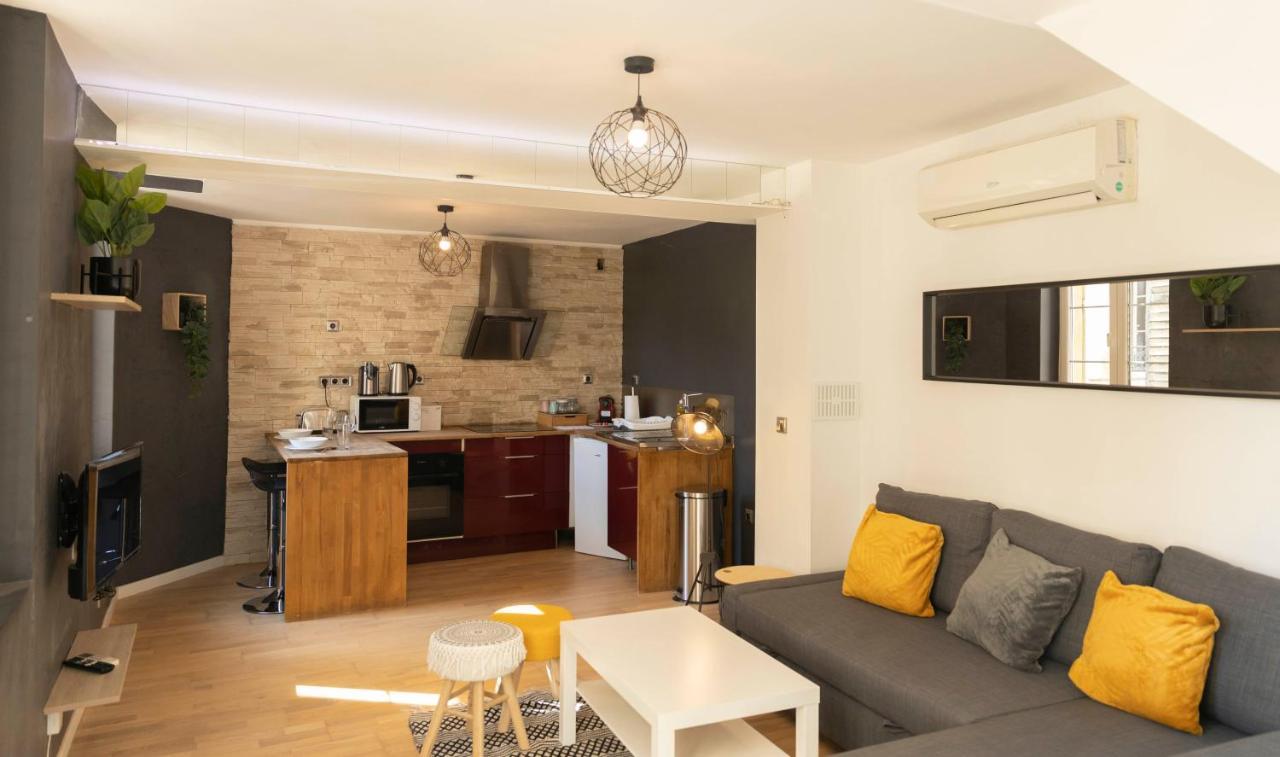 Magnifique Triplex Avec Sauna Plein Centre *